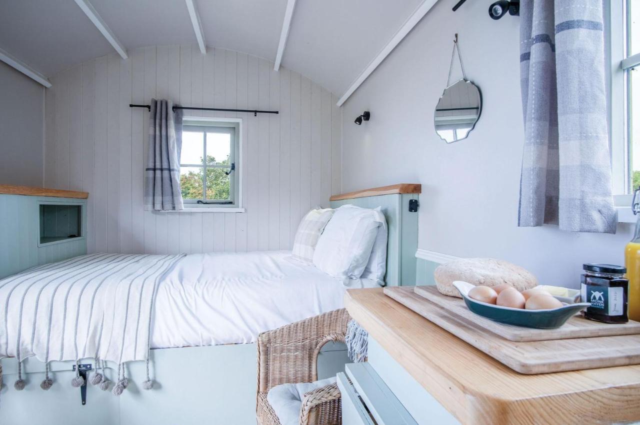 Haven View - 1 Bedroom Shepherds Hut - St Ishmaels Saint Ishmaels  Exterior foto