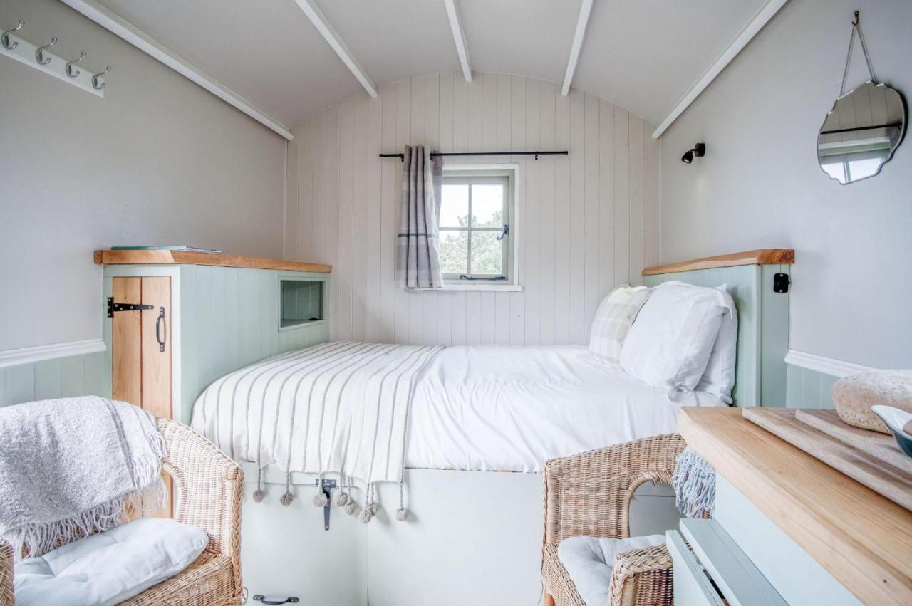 Haven View - 1 Bedroom Shepherds Hut - St Ishmaels Saint Ishmaels  Exterior foto